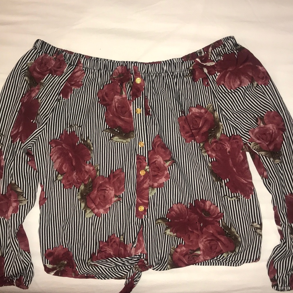 Off the shoulder crop